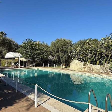 Isola Charm B&B - A Historic Villa Near Punta Del Pero Beach 锡拉库扎 外观 照片