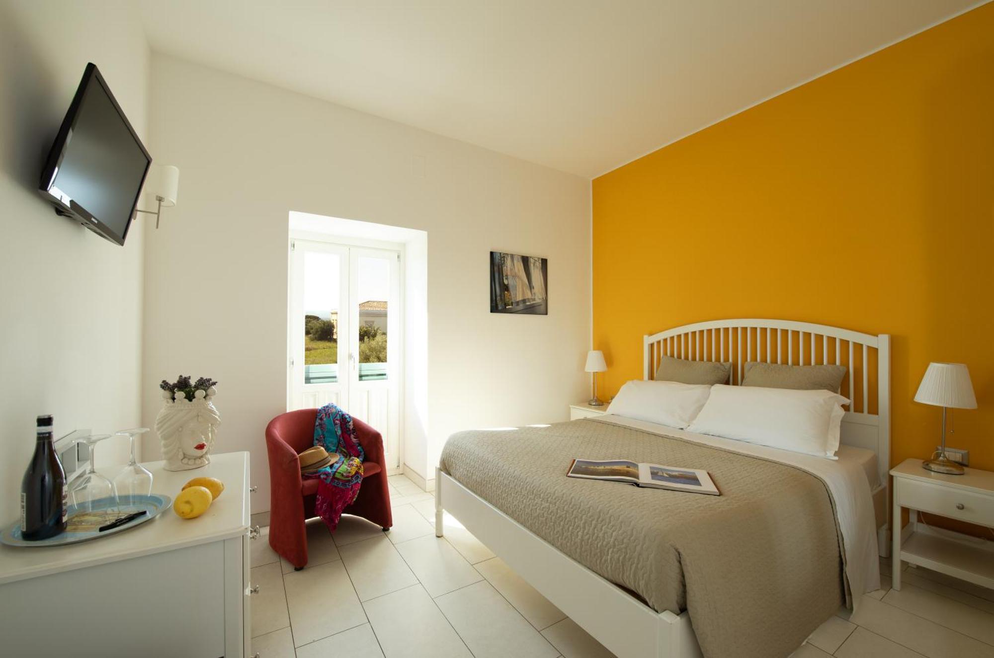 Isola Charm B&B - A Historic Villa Near Punta Del Pero Beach 锡拉库扎 外观 照片