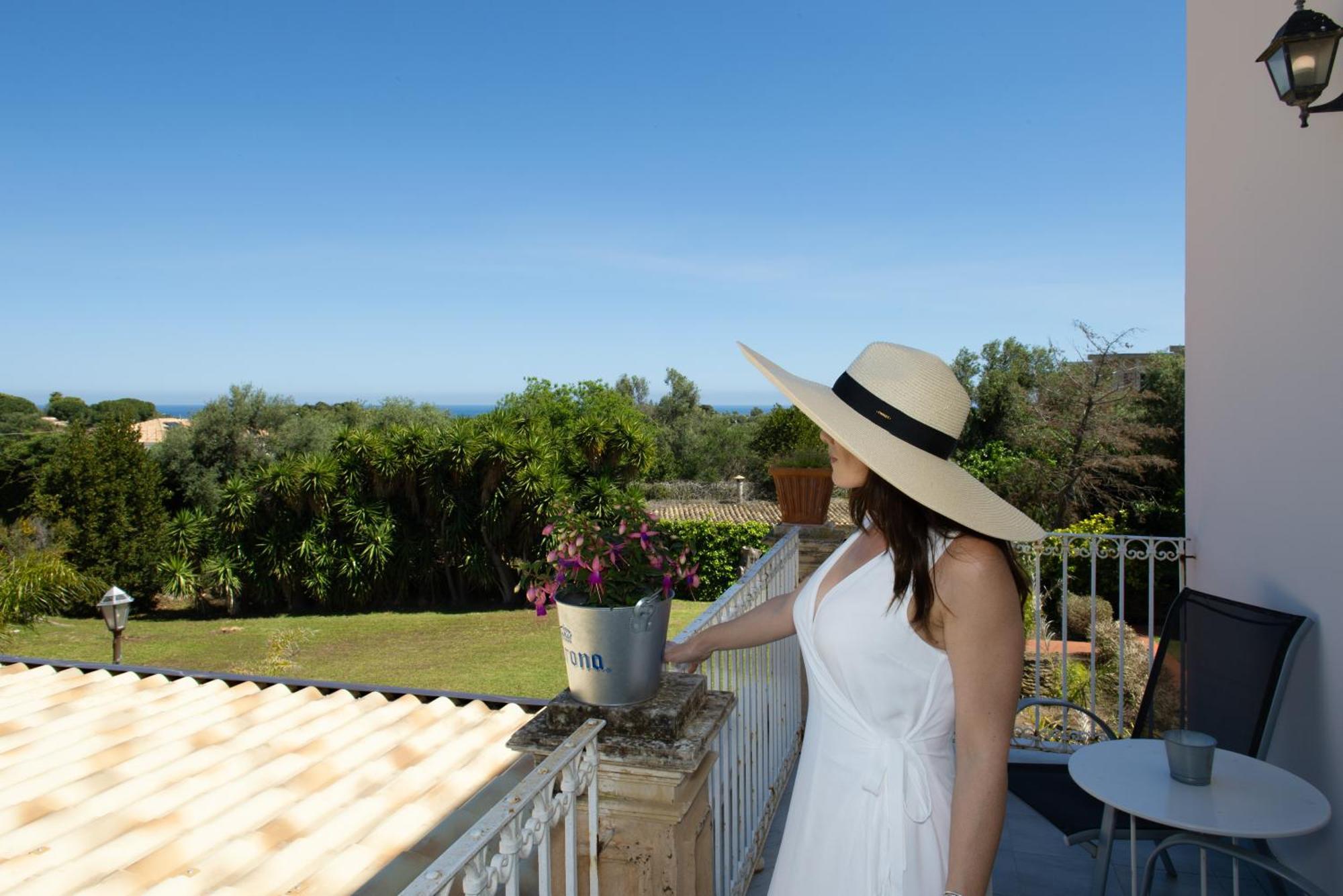 Isola Charm B&B - A Historic Villa Near Punta Del Pero Beach 锡拉库扎 外观 照片