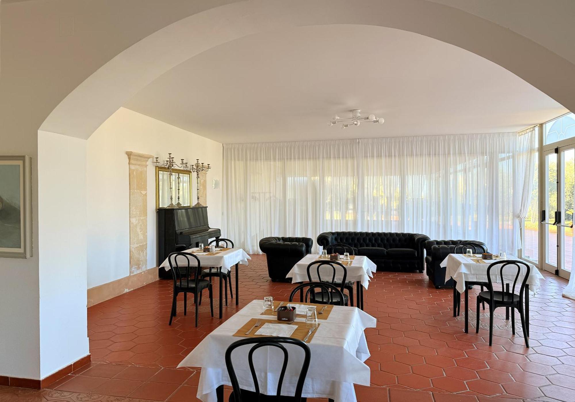 Isola Charm B&B - A Historic Villa Near Punta Del Pero Beach 锡拉库扎 外观 照片