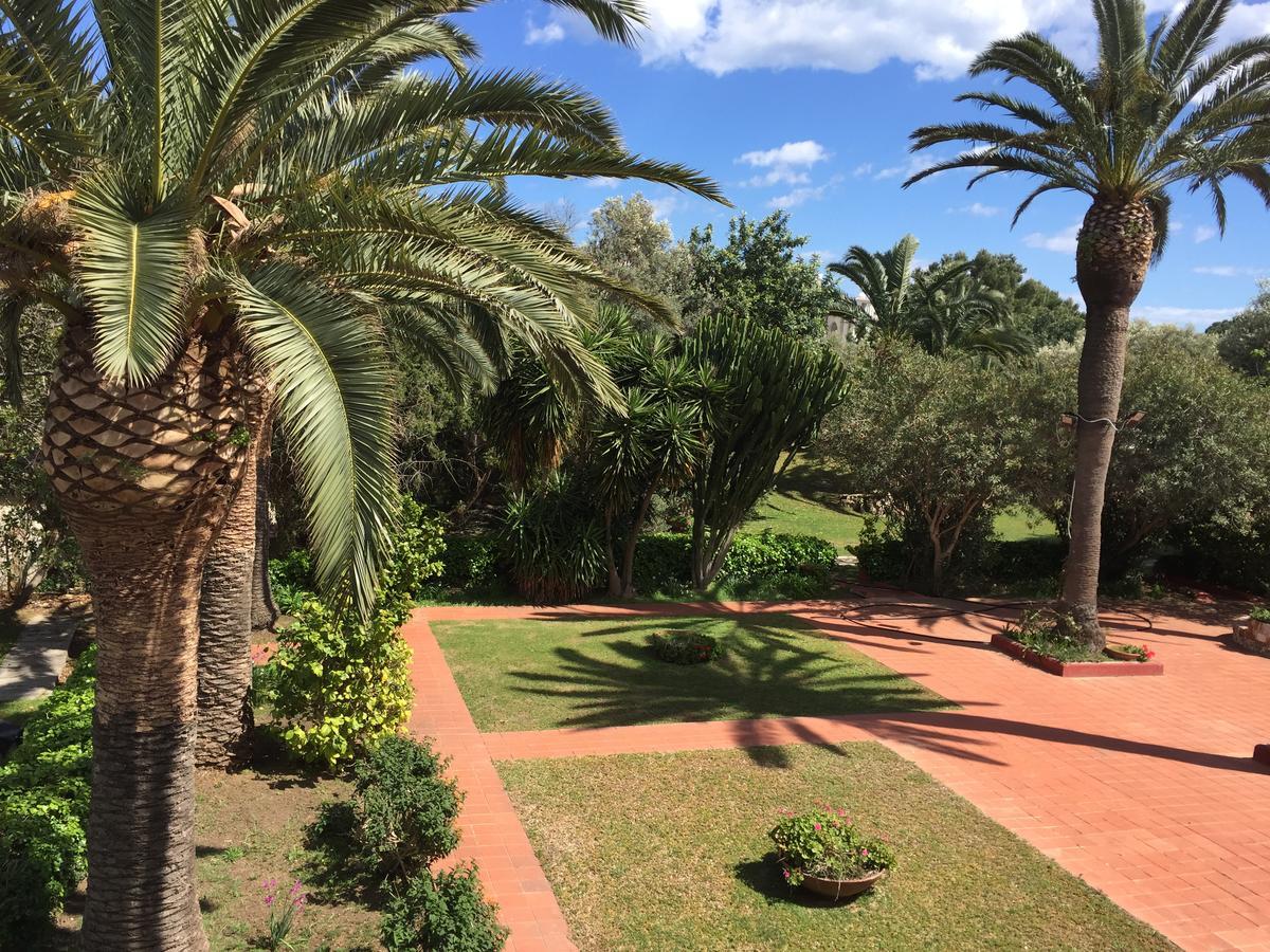 Isola Charm B&B - A Historic Villa Near Punta Del Pero Beach 锡拉库扎 外观 照片