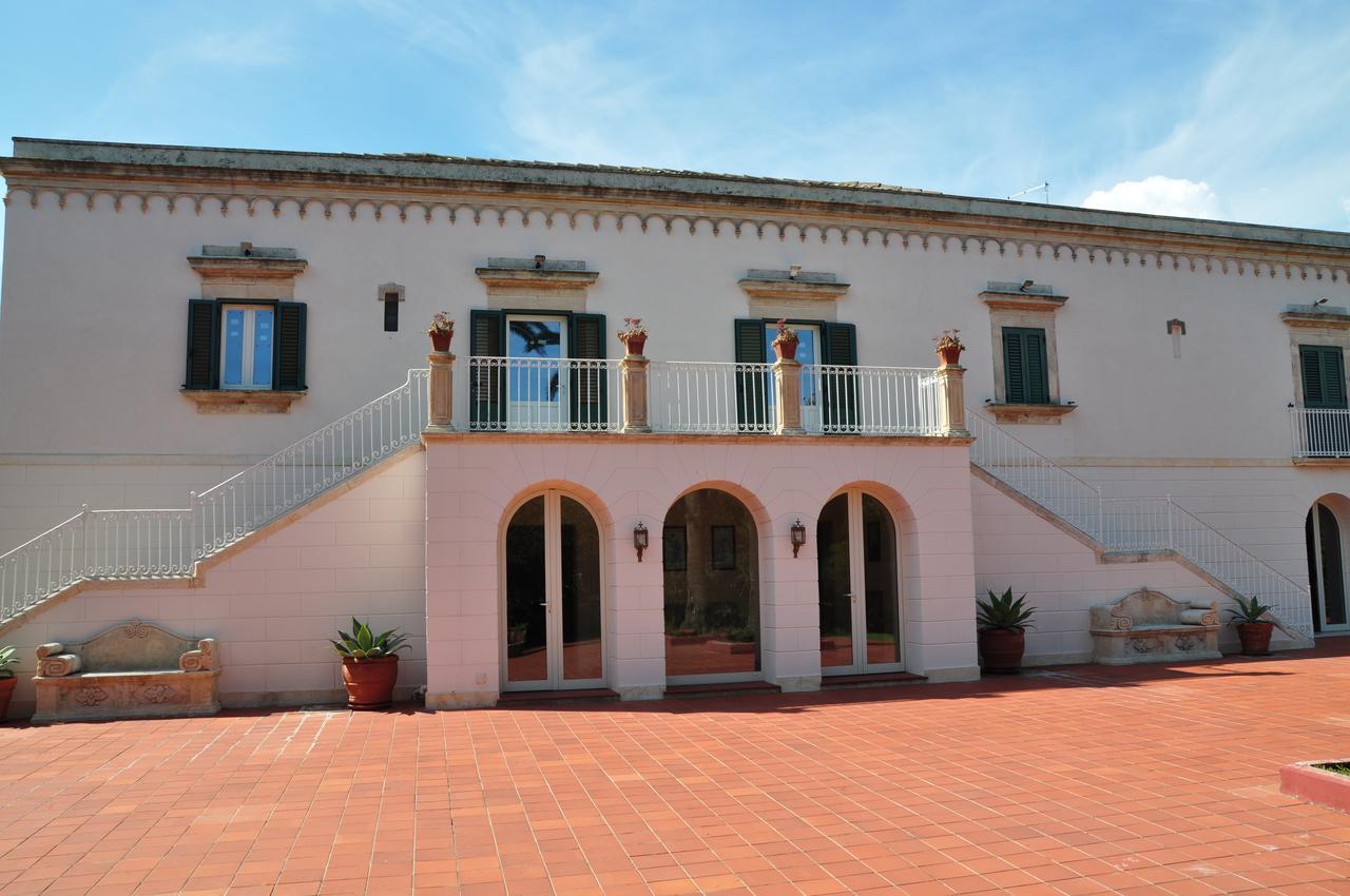 Isola Charm B&B - A Historic Villa Near Punta Del Pero Beach 锡拉库扎 外观 照片