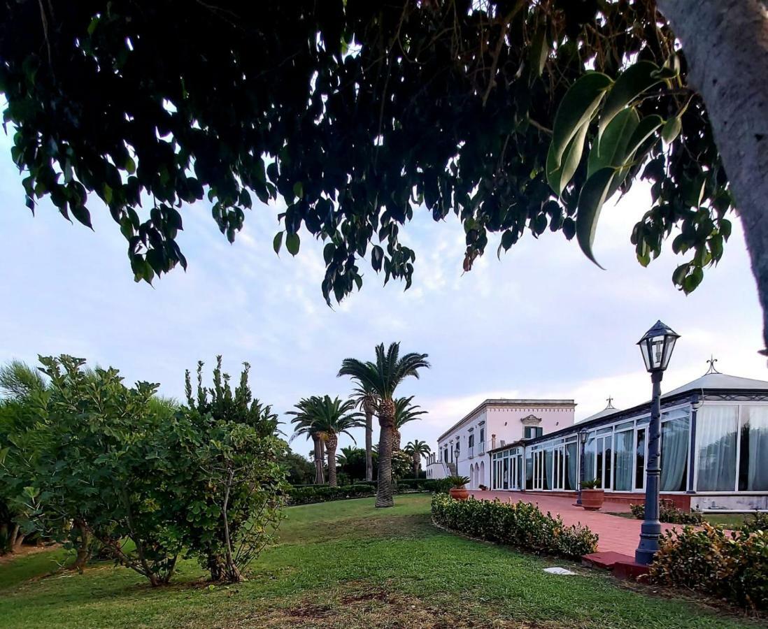 Isola Charm B&B - A Historic Villa Near Punta Del Pero Beach 锡拉库扎 外观 照片